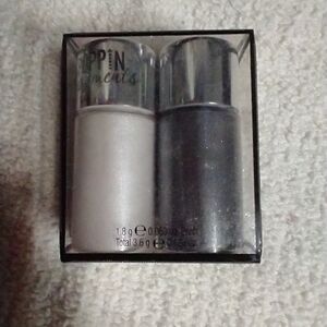 Hard candy poppin pigments 596 salt and pepper